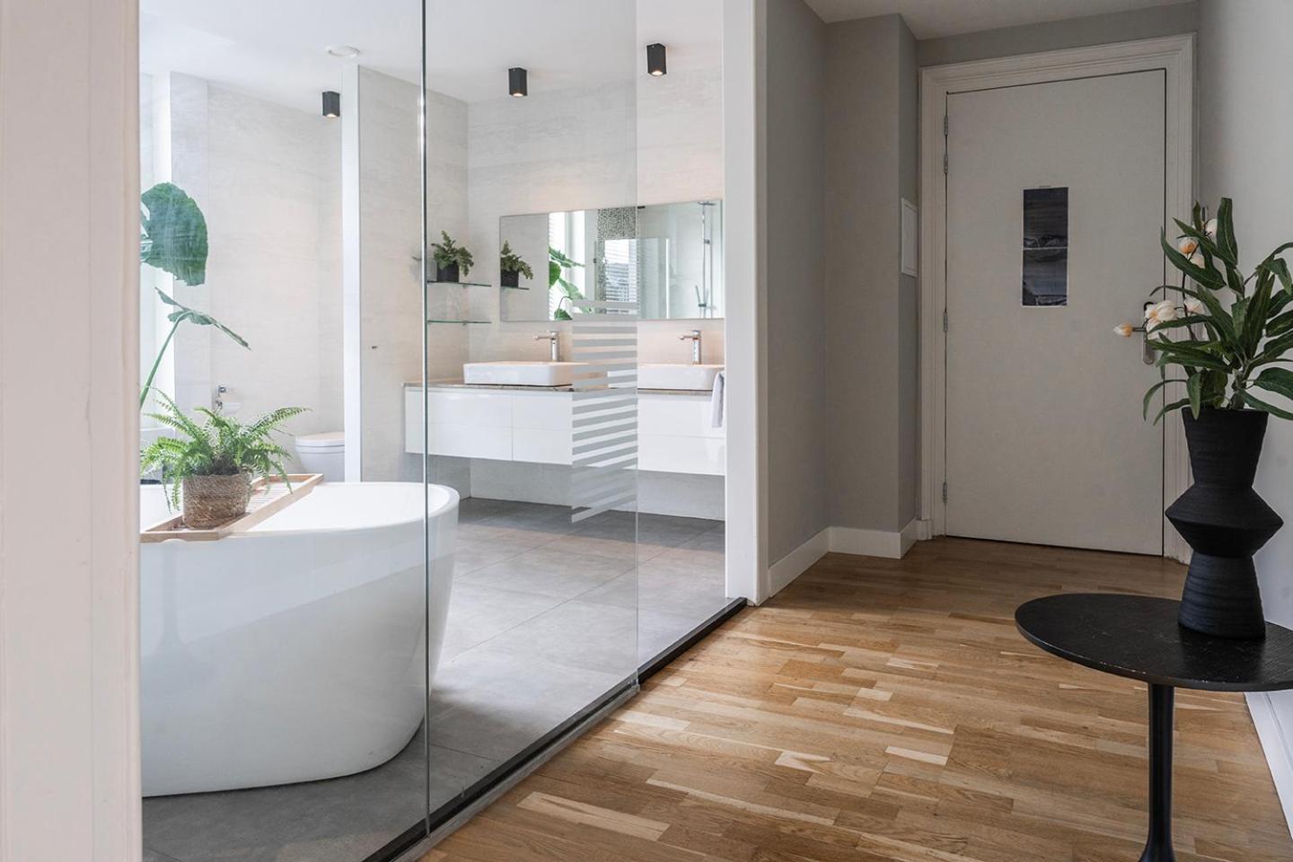Suite With Bath City Center Villa 提耳堡 外观 照片